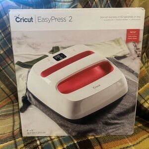 Cricut EasyPress 2 

Heat Press Machine (9 in x 9 in) never opened